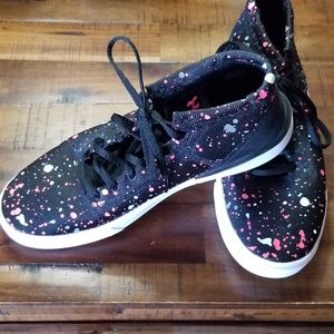 Girls Under Armour Big girls lowtops